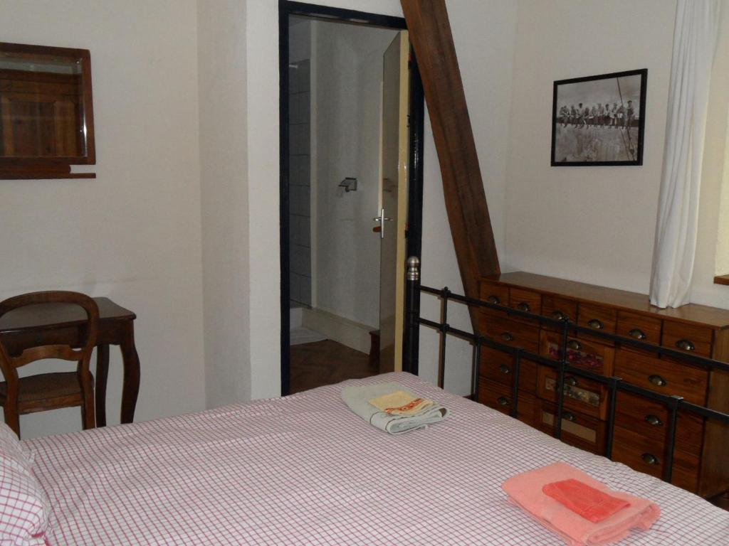 Chambres D'Hotes Domaine Du Bourg Gannay-sur-Loire Habitación foto